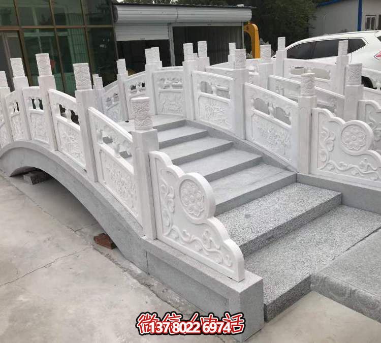 美麗的漢白玉石拱橋，伴您一路暢游！
