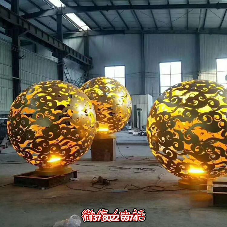 創意不銹鋼鏤空景觀擺件，為廣場帶來濃濃的藝術氣息