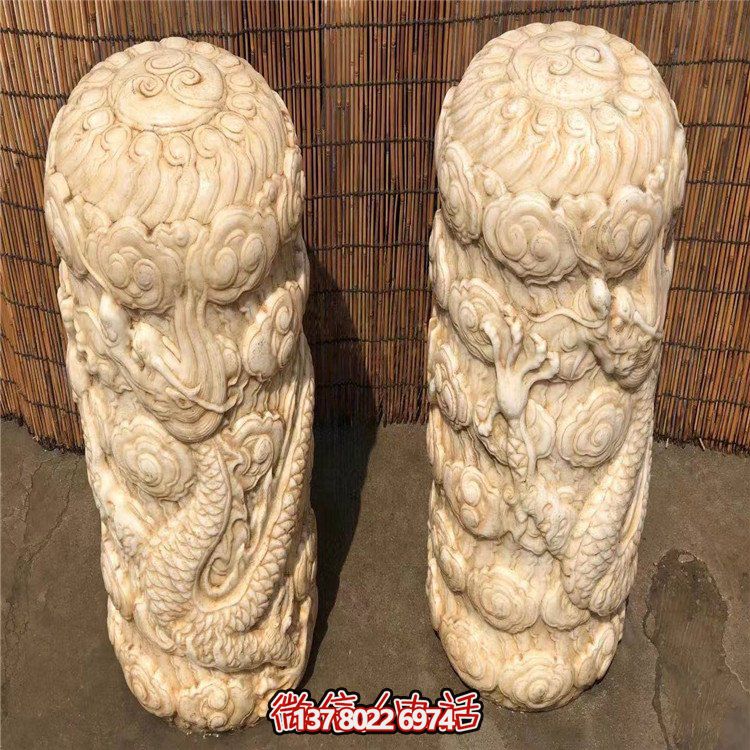 精美石柱浮雕擺件，添上龍庭院門口的濃濃文化氣息