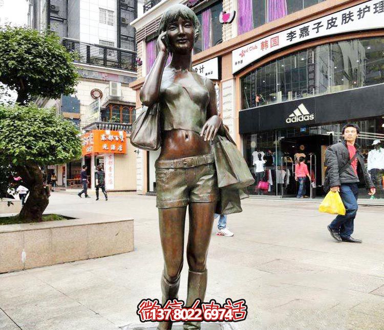 精美銅雕女孩雕塑——帶你暢游街頭，體驗夢幻快樂時光