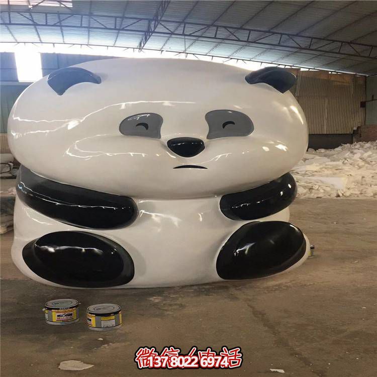 玻璃鋼雕塑熊貓公仔，環(huán)?？ㄍ〝[放裝飾商場