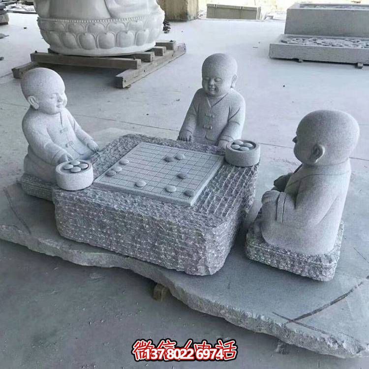 花崗巖雕像裝點庭院，打造精致奇趣景觀