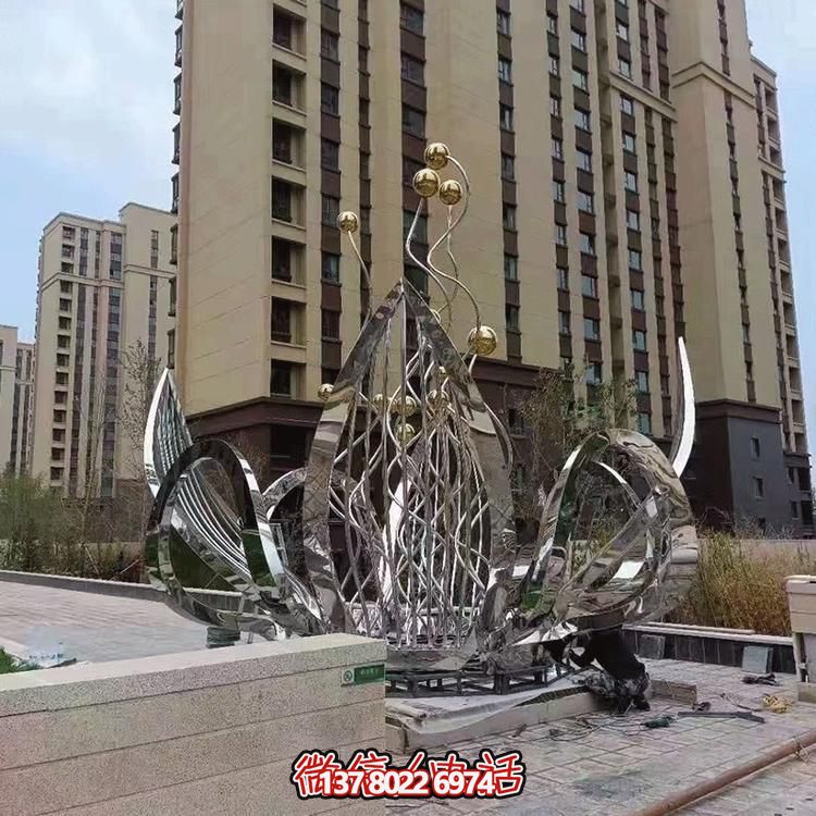 不銹鋼蓮花景觀擺件--為別墅、小區、大型建筑物增添美觀